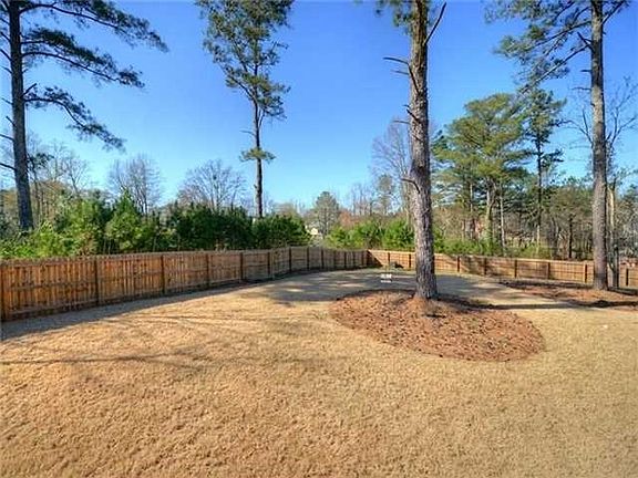 Another view of the fabulous backyard! Plenty of