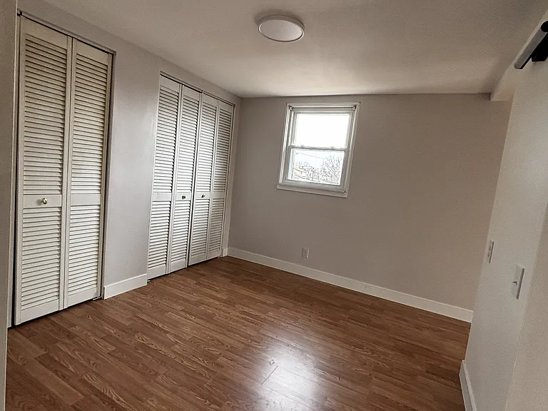 2538 Florent Ave — Photo 11