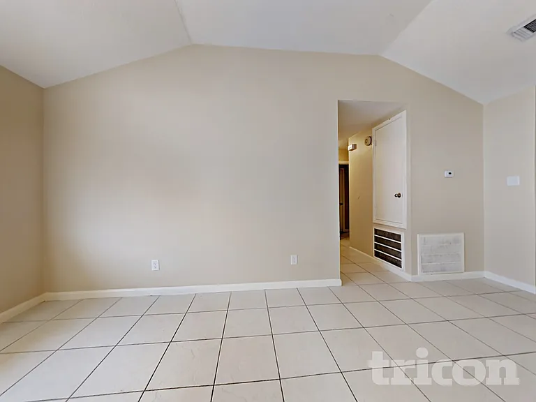 3446 Edgecreek Dr — Photo 4
