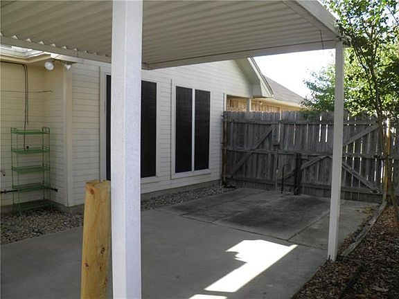 4th image of 1713 Woodside Ln