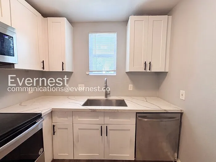 2 bed, 1.0 bath, 1785 sqft, $1,225 — Photo 4