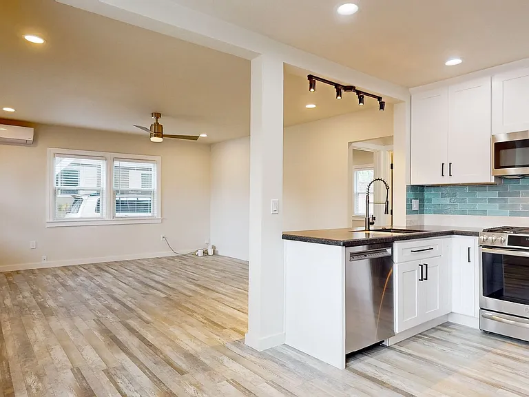729 McConnell Ave — Photo 7