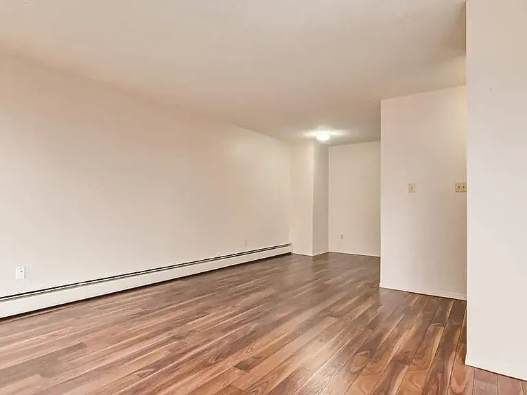 4909 45th Ave — Photo 15