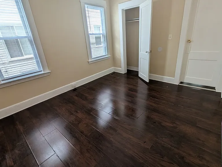 103 Sheffield Ave #11 — Photo 2