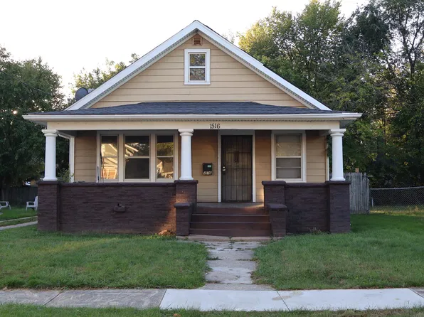 1516 Price St, Rockford, IL 61103