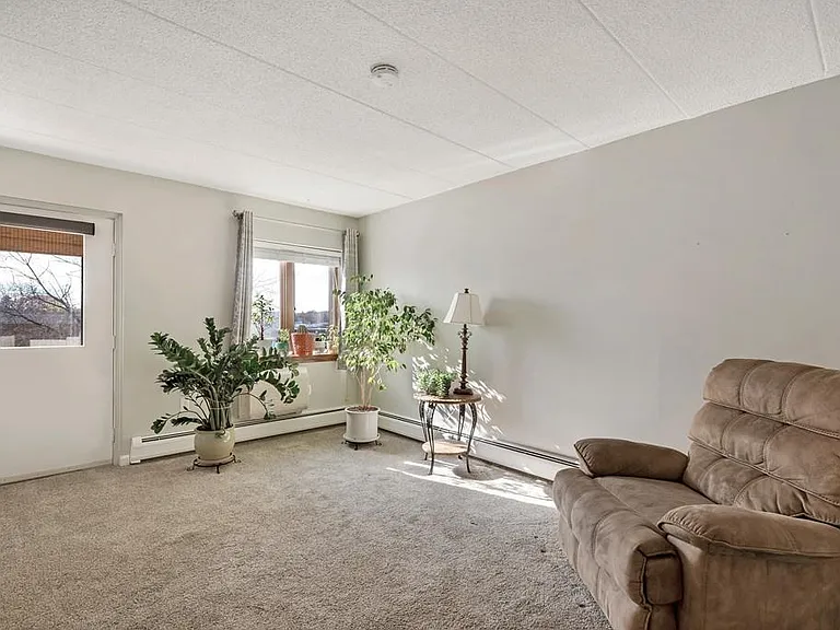 180 Green St #204 — Photo 9