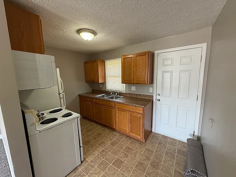 1617 E Tulsa St #1617 — Photo 9