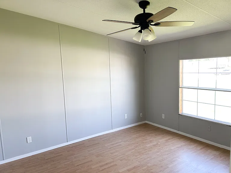 128 Kayla Dr — Photo 14