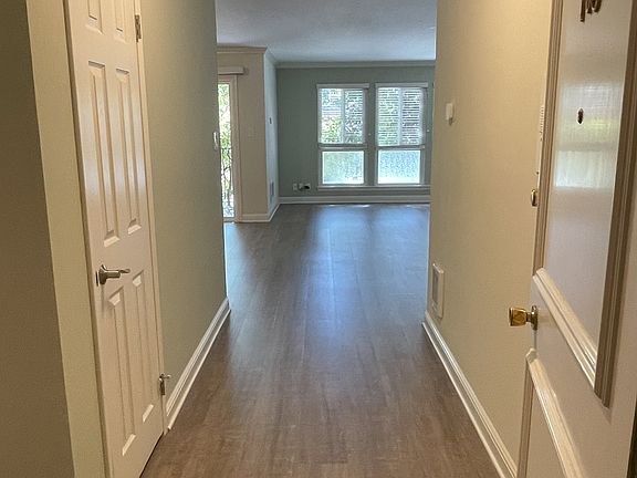 3rd image of 715 Laurel Ave APT 105