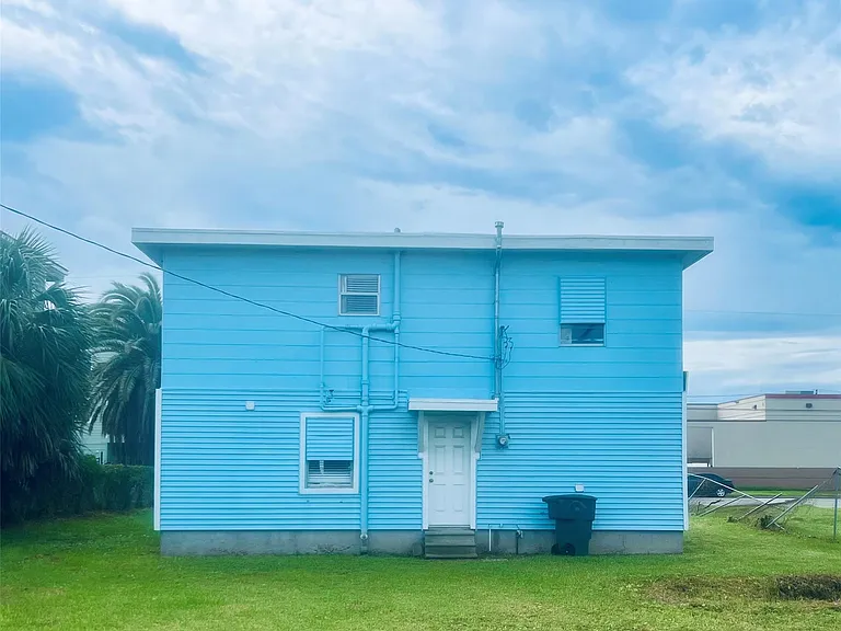 6004 Avenue T — Photo 3