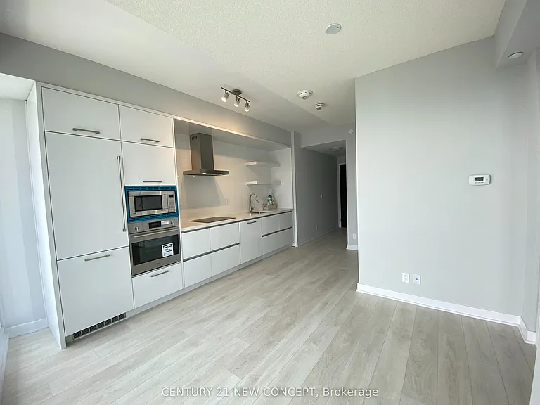 2221 Yonge St #5006 — Photo 12