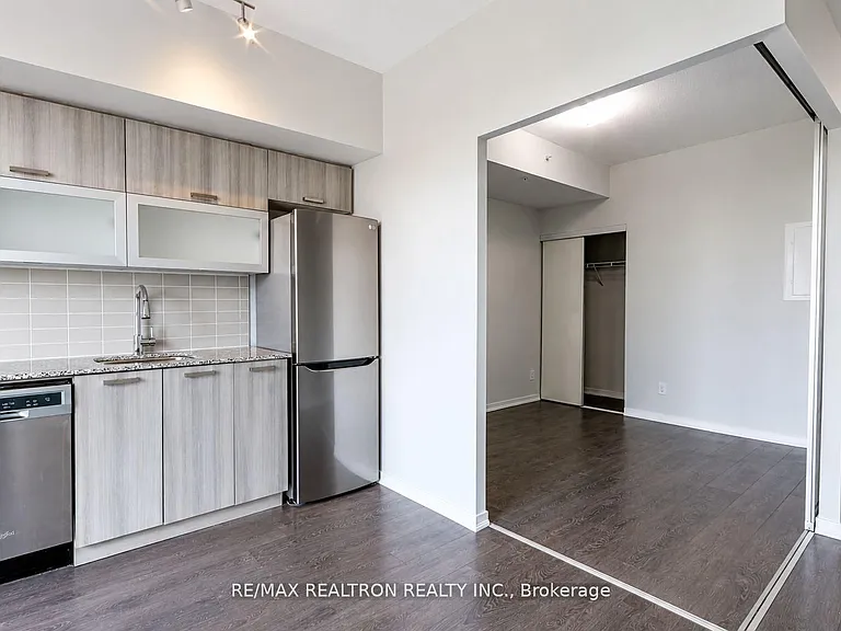 68 Abell St #647 — Photo 10