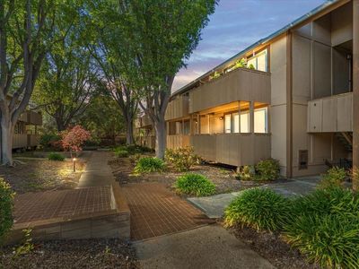 2466 W Bayshore Rd APT 5, Palo Alto, CA, 94303