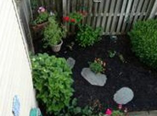 977 Barnside Ct, Allentown, PA 18103