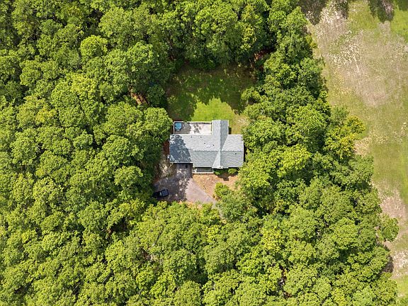 3rd image of 3811 Loblolly Ave.