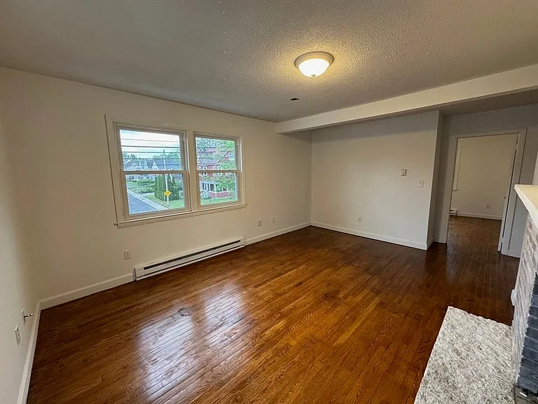33-35 Hitchcock St #2 — Photo 12