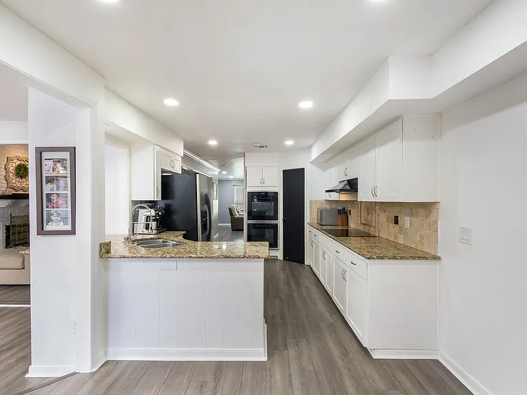 349 Fenwick Dr — Photo 9