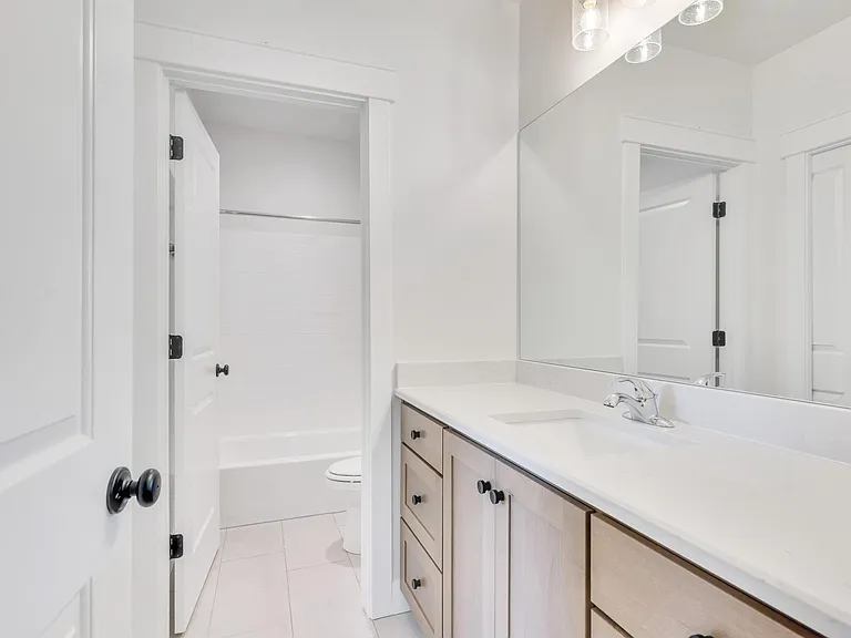 672 W Herald Dr — Photo 23