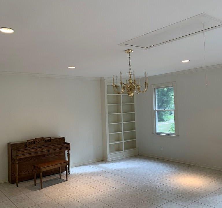 2nd image of 278 Calhoun St
