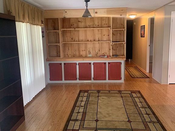 5th image of 101 Bearwoods Ave #101