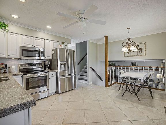 5th image of 3836 Hassfurt Dr