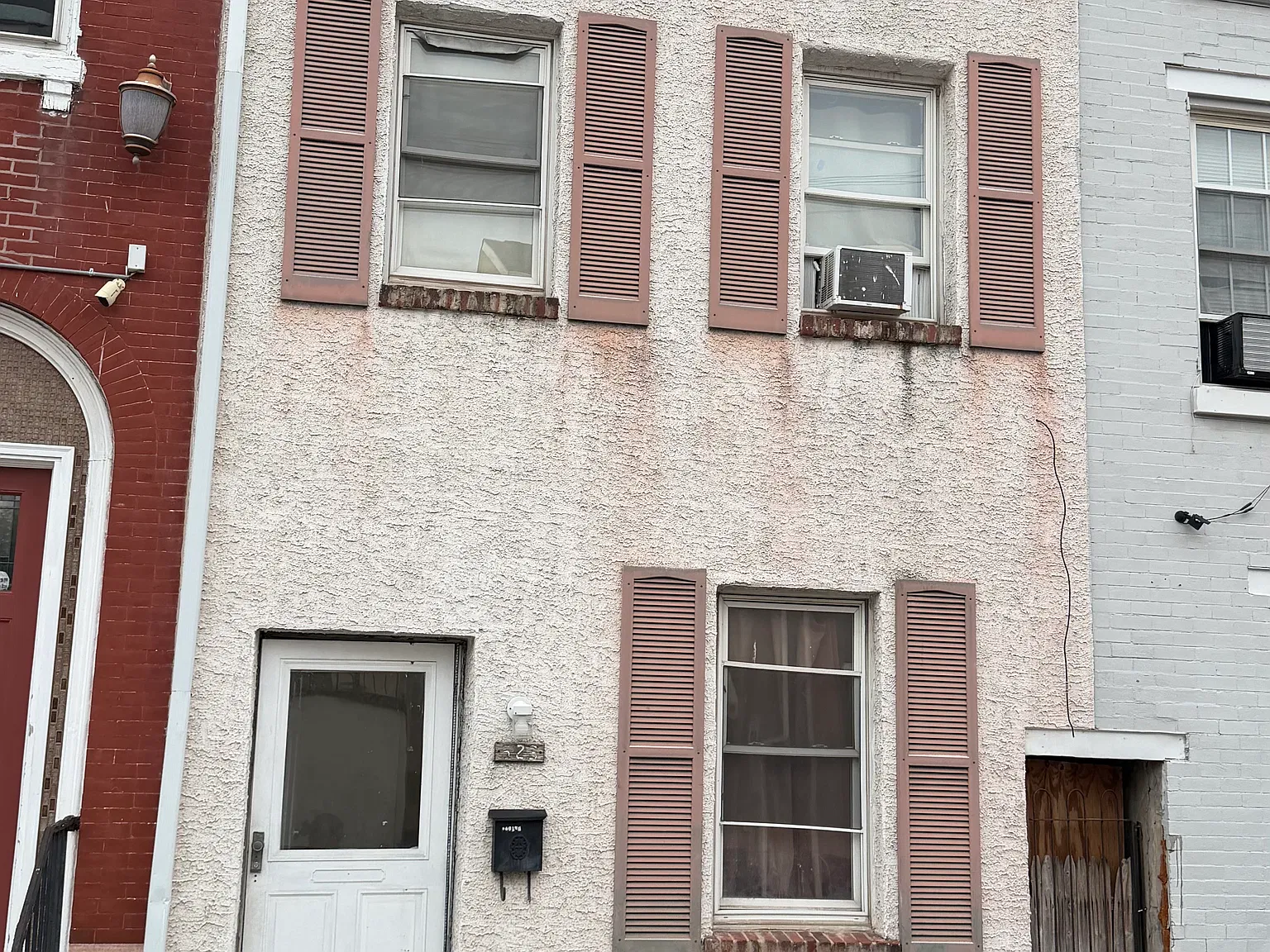 4 bed, 1.5 bath, 1558 sqft, $2,300 — Photo 1