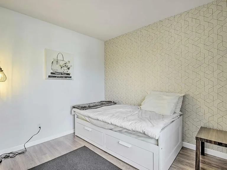 7806 E Rovey Ave — Photo 16