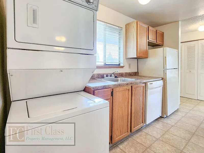 2 bed, 1.0 bath, 950 sqft, $1,495 — Photo 2