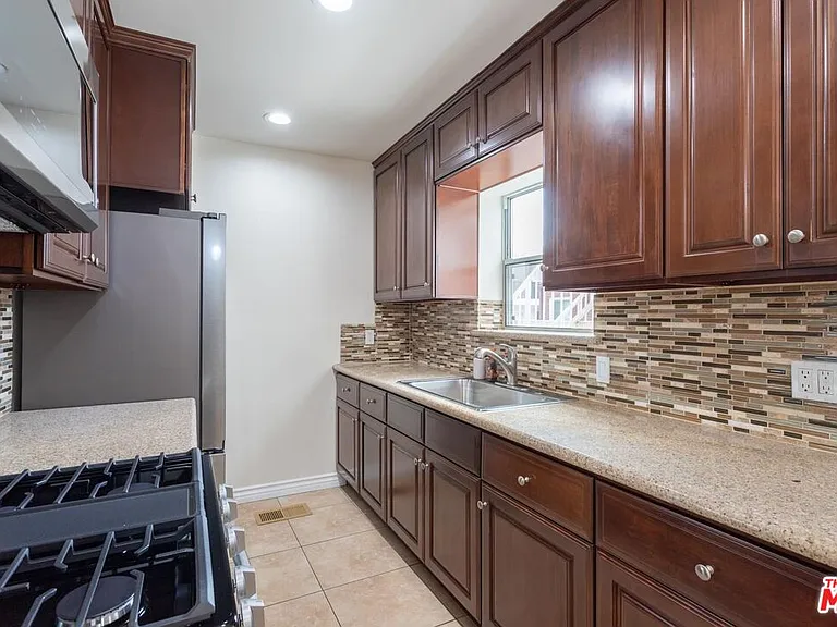 200 W Palmer Ave #C — Photo 6