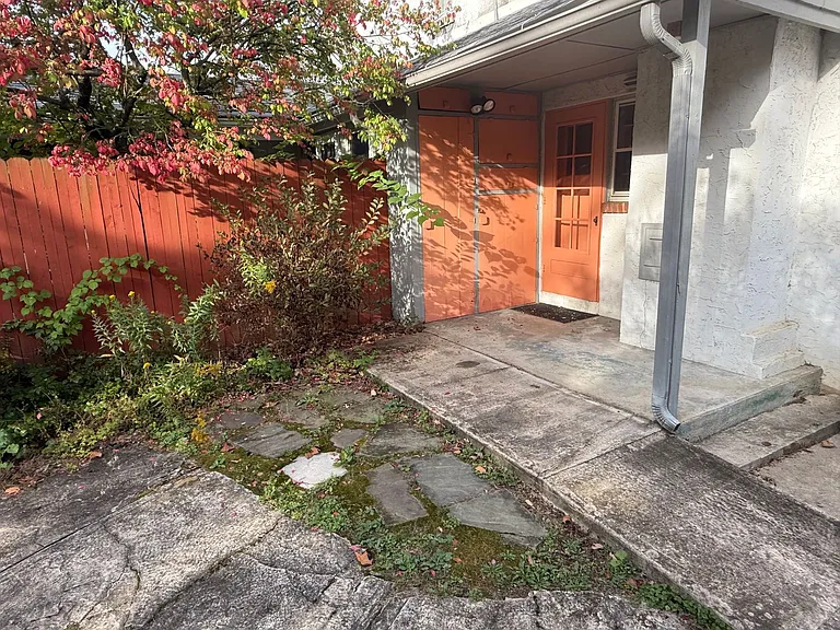 616 W Foster Ave — Photo 2