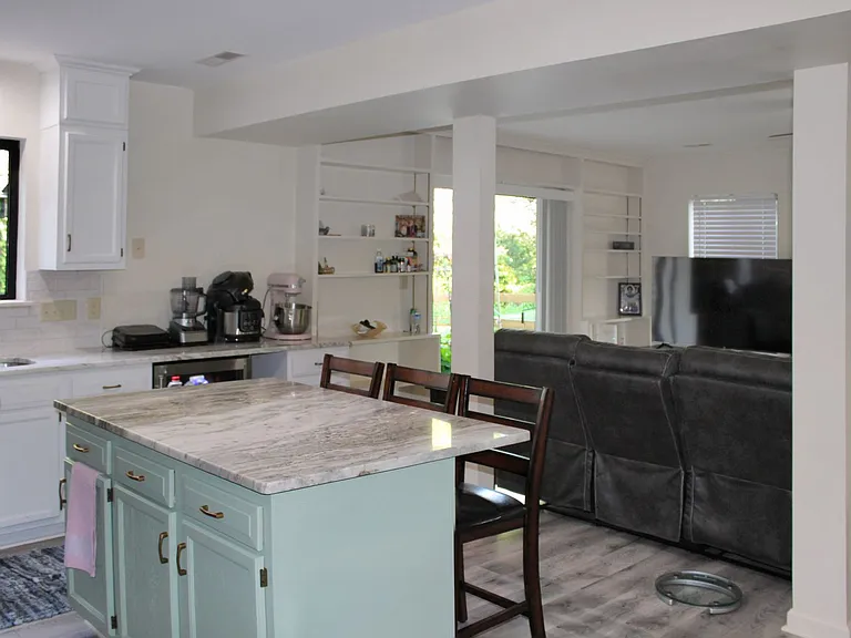 1057 Highlands Dr — Photo 3