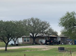 290 County Road 337, George West, TX 78022
