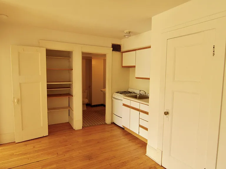 676 State St #405 — Photo 5