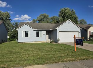 6221 Loraine St, Romulus, MI 48174