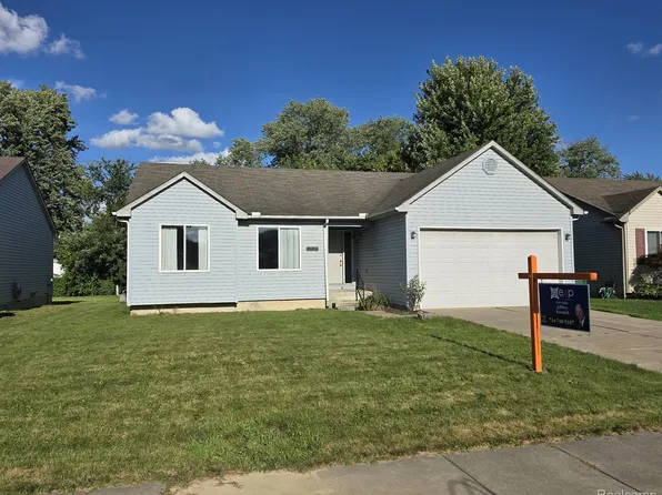 6221 Loraine St, Romulus, MI 48174