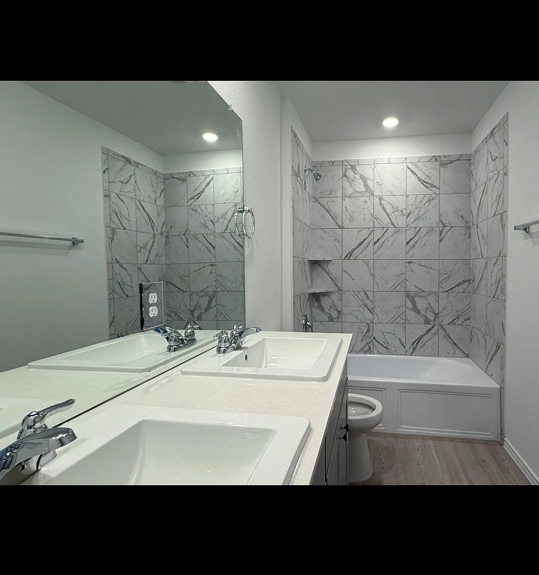 4 bed, 2071 sqft, $2,200 — Photo 4
