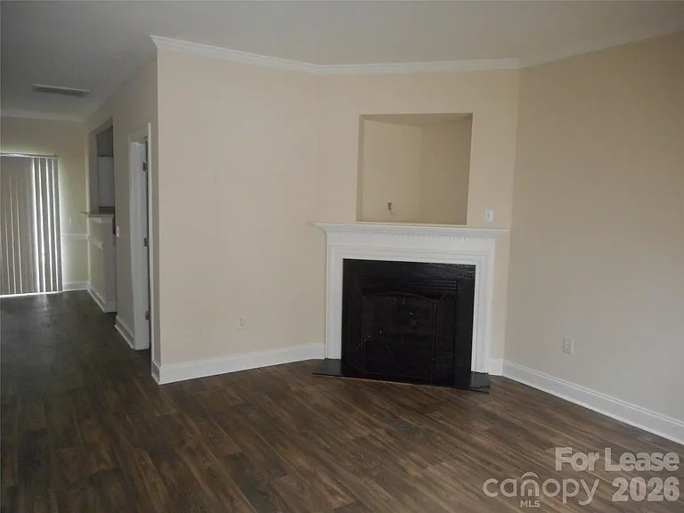 2421 Ryerson Ct — Photo 3