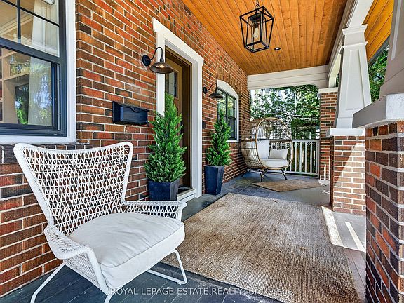 4th image of 148 Scarboro Cres