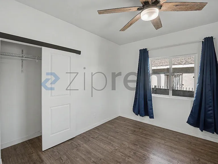 1659 E 61st St — Photo 16