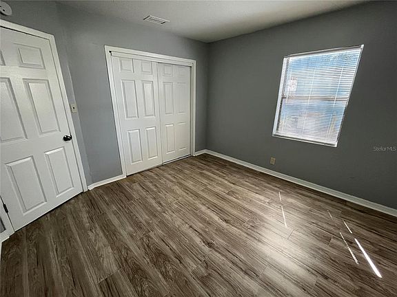 5th image of 407 Cardinal Dr