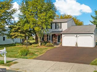102 Gentry Dr, Perkasie, PA 18944