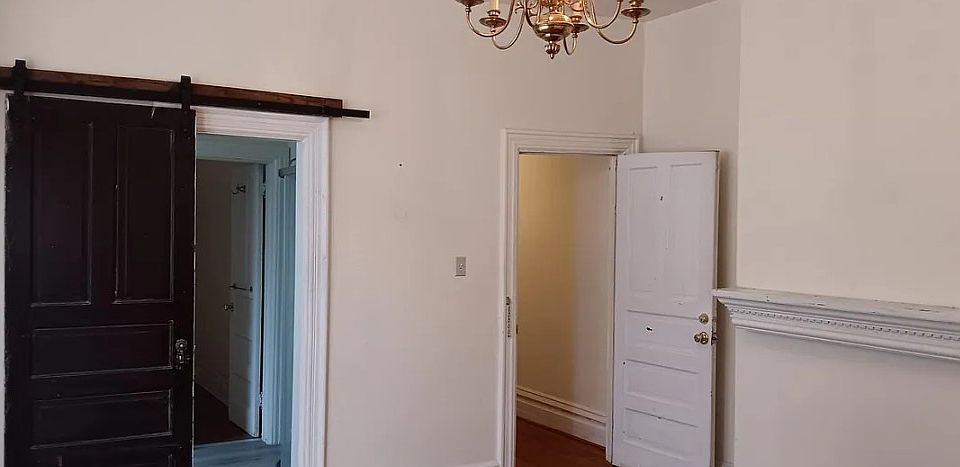 1st image of 807 N 2nd St APT 2