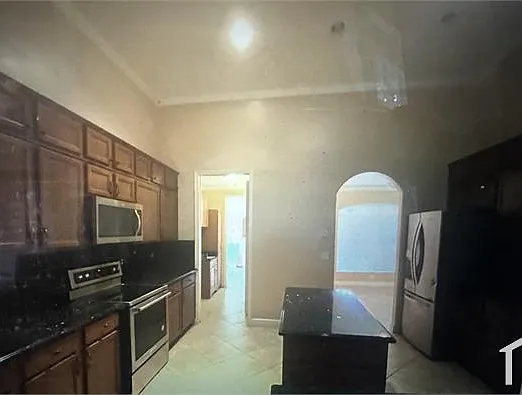 5 bed, 2950 sqft, $6,000 — Photo 4