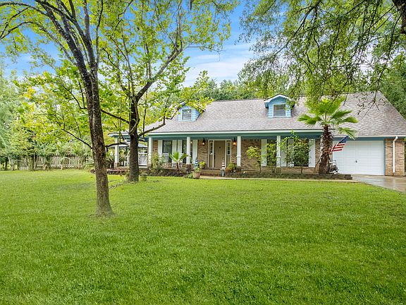 2nd image of 2401 Bahama Dr