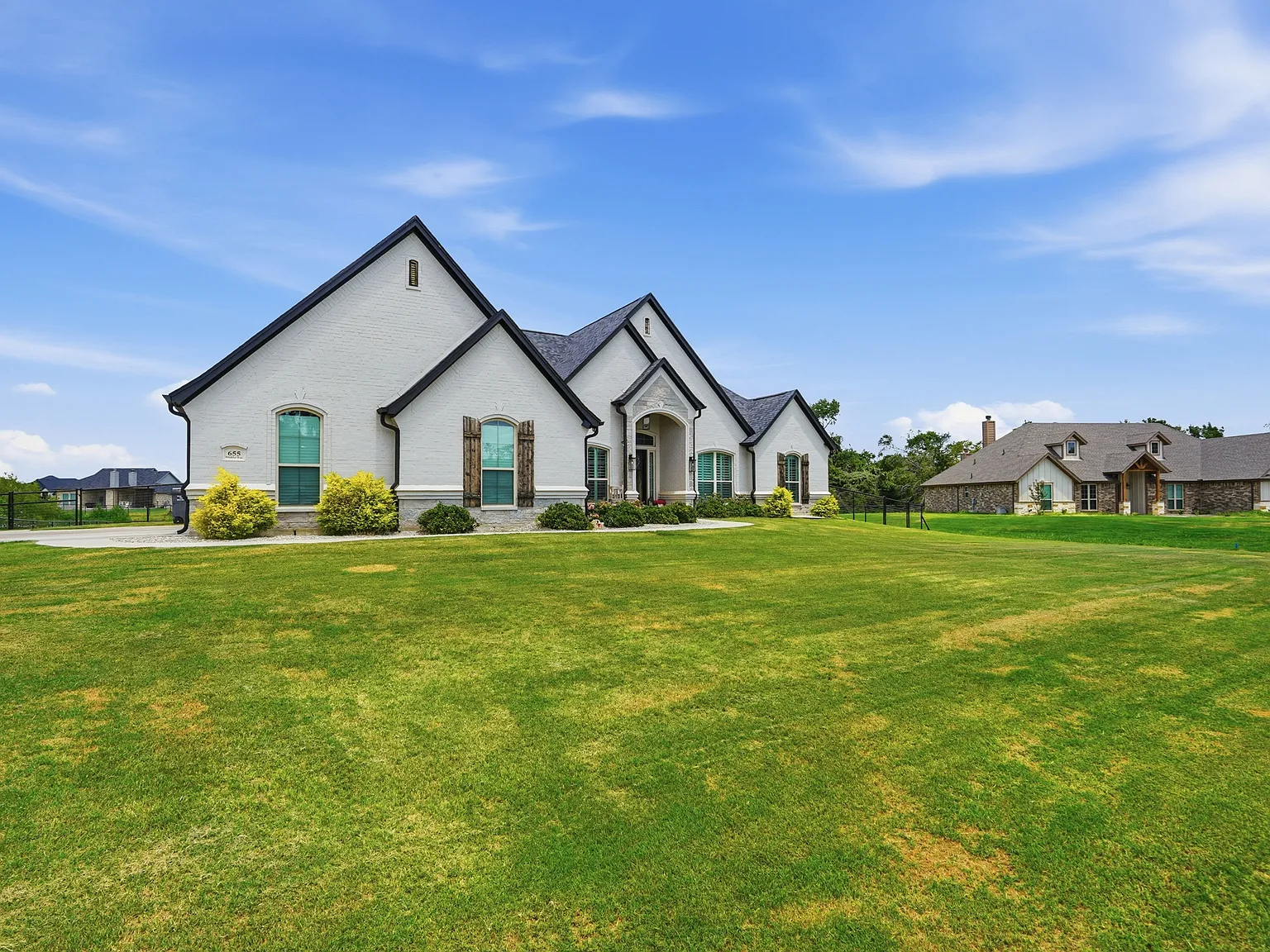 4 bed, 2418 sqft, $3,850 — Photo 3