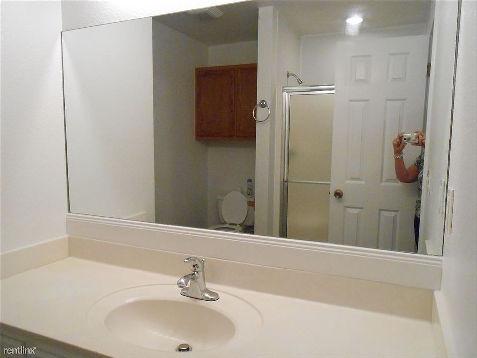 616 E 4th St. apt. A 010