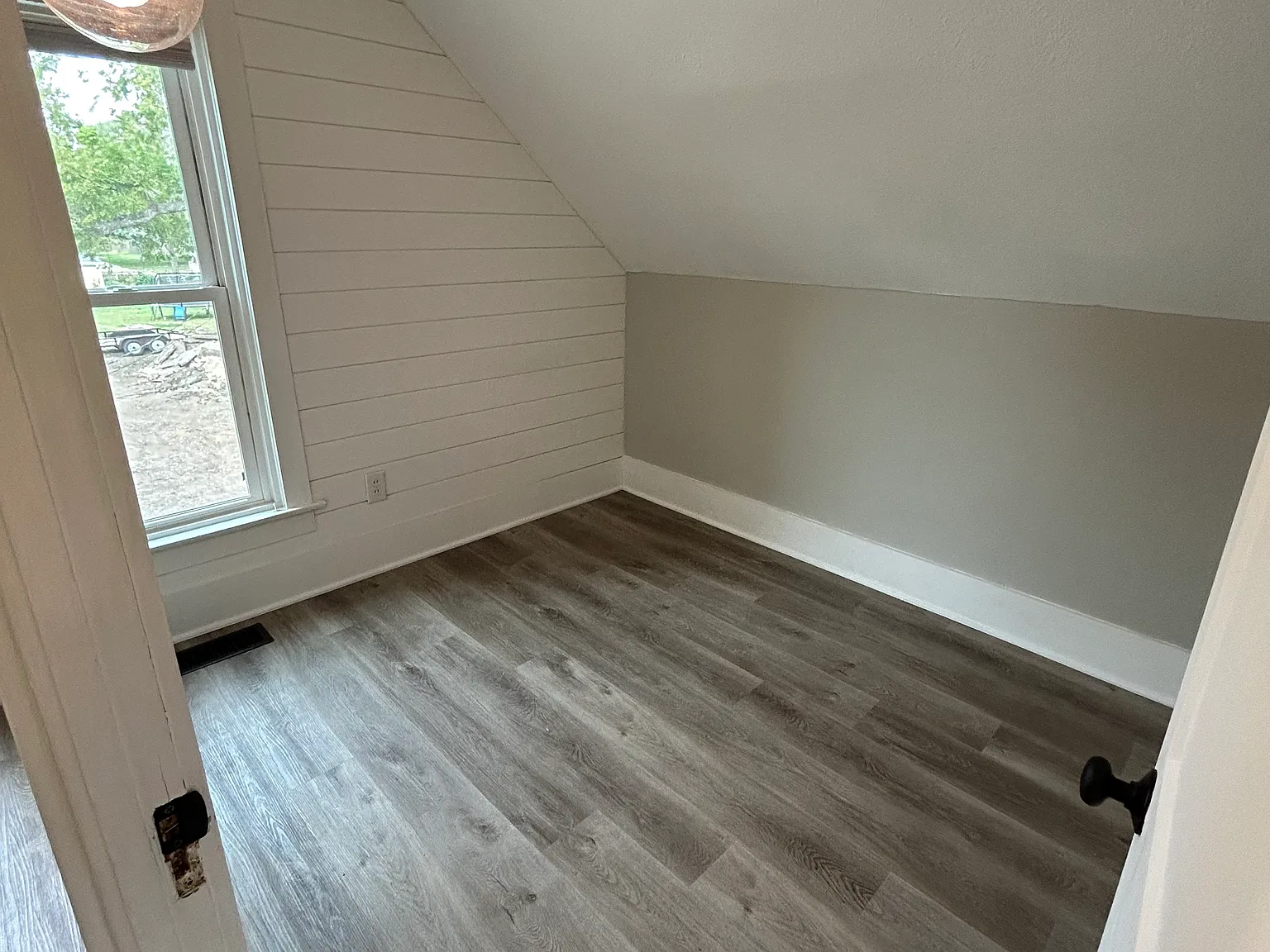 2042 Silver St — Photo 3