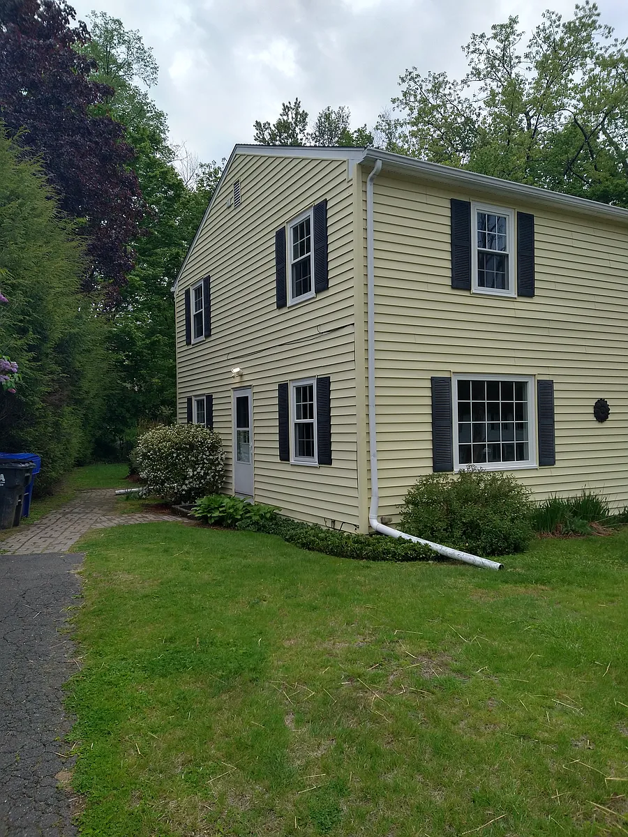 Building Photo - 8 Loomis Hts #A