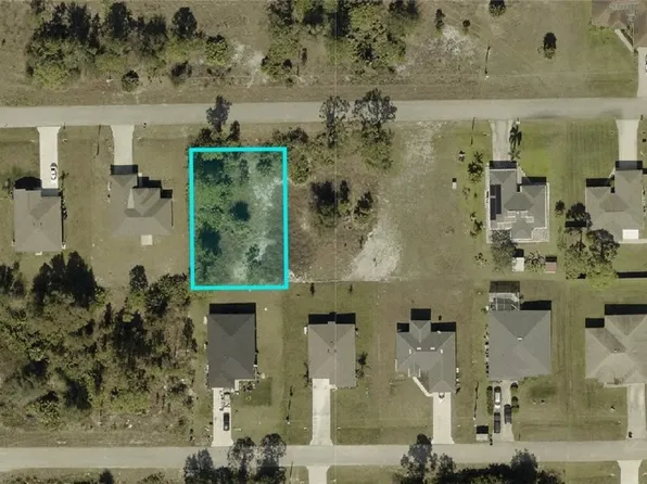 436 Rayneta St, Lehigh Acres, FL 33974