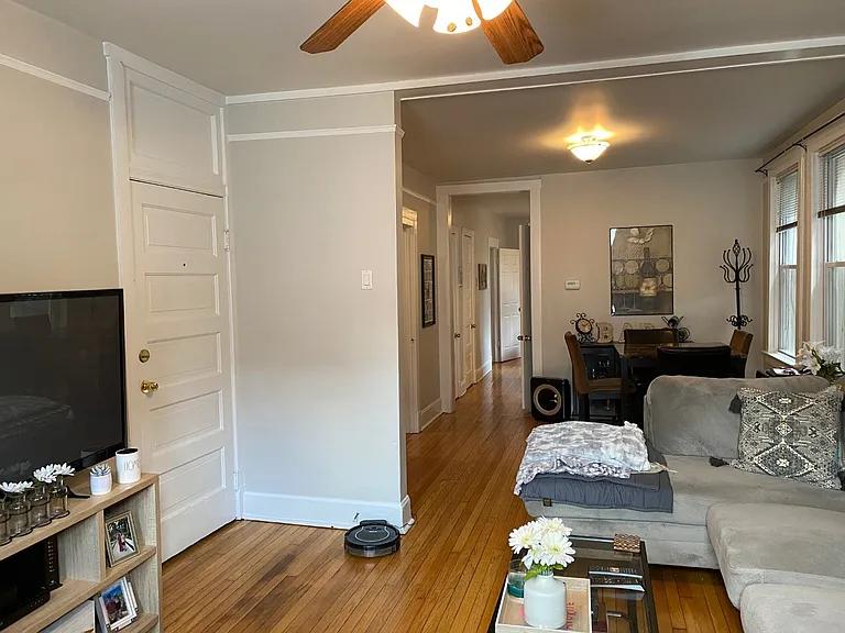 1082 N Marshfield Ave #1R — Photo 9